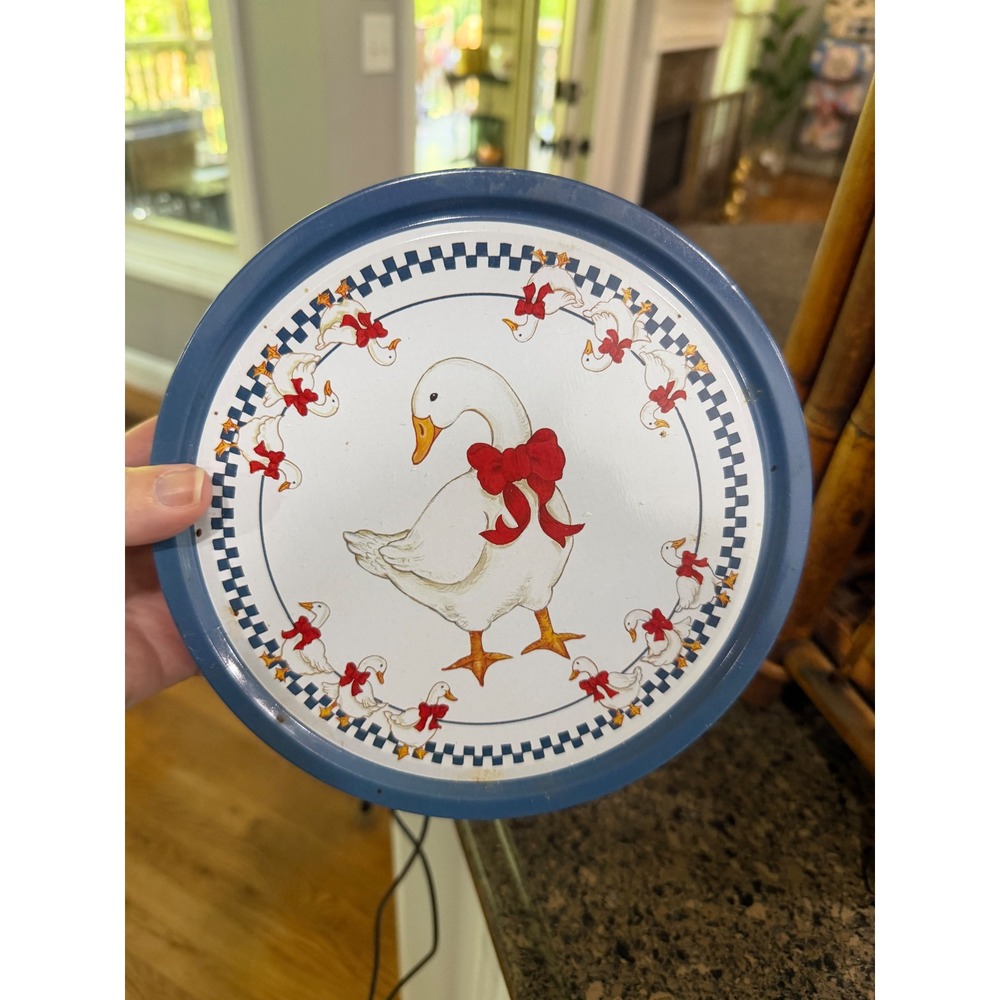 Vintage 1987 American Trends Corp Country Goose Round Metal Tin Blue White Red